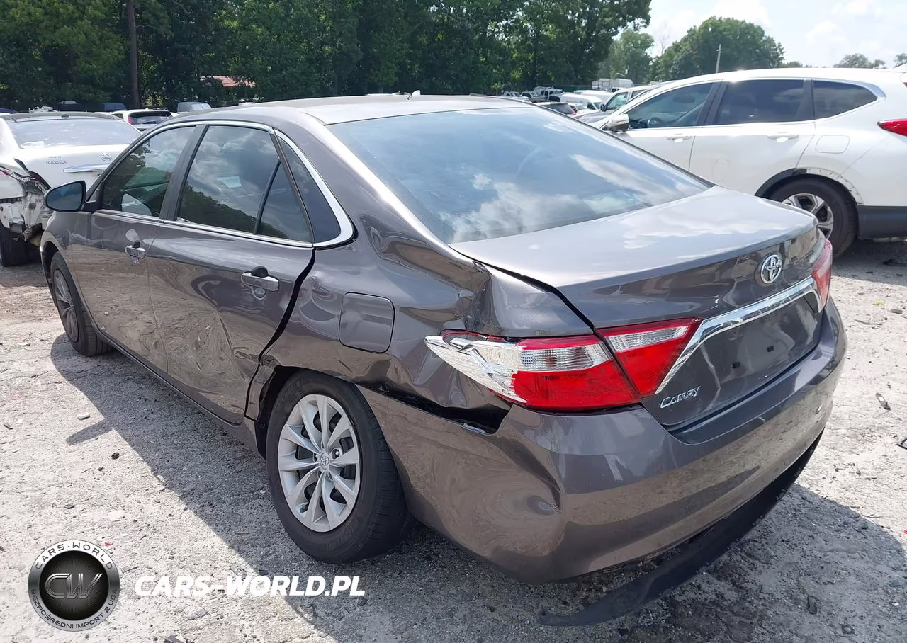 2016 Toyota Camry Le VIN:4T1BF1FK7GU547514 - 3