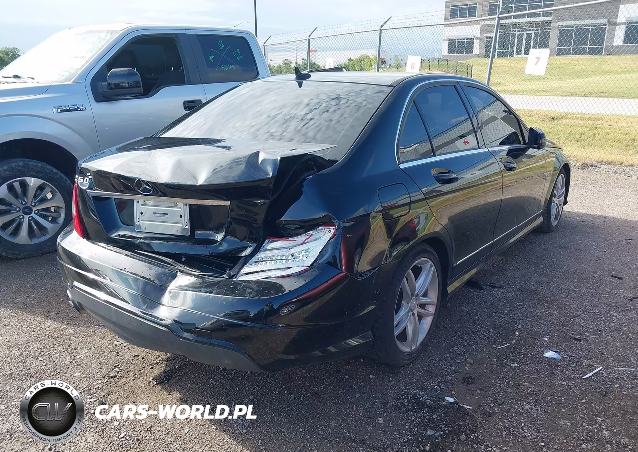 2012 Mercedes-Benz C 250 Luxury-Sport VIN:WDDGF4HB8CA609383 - 4