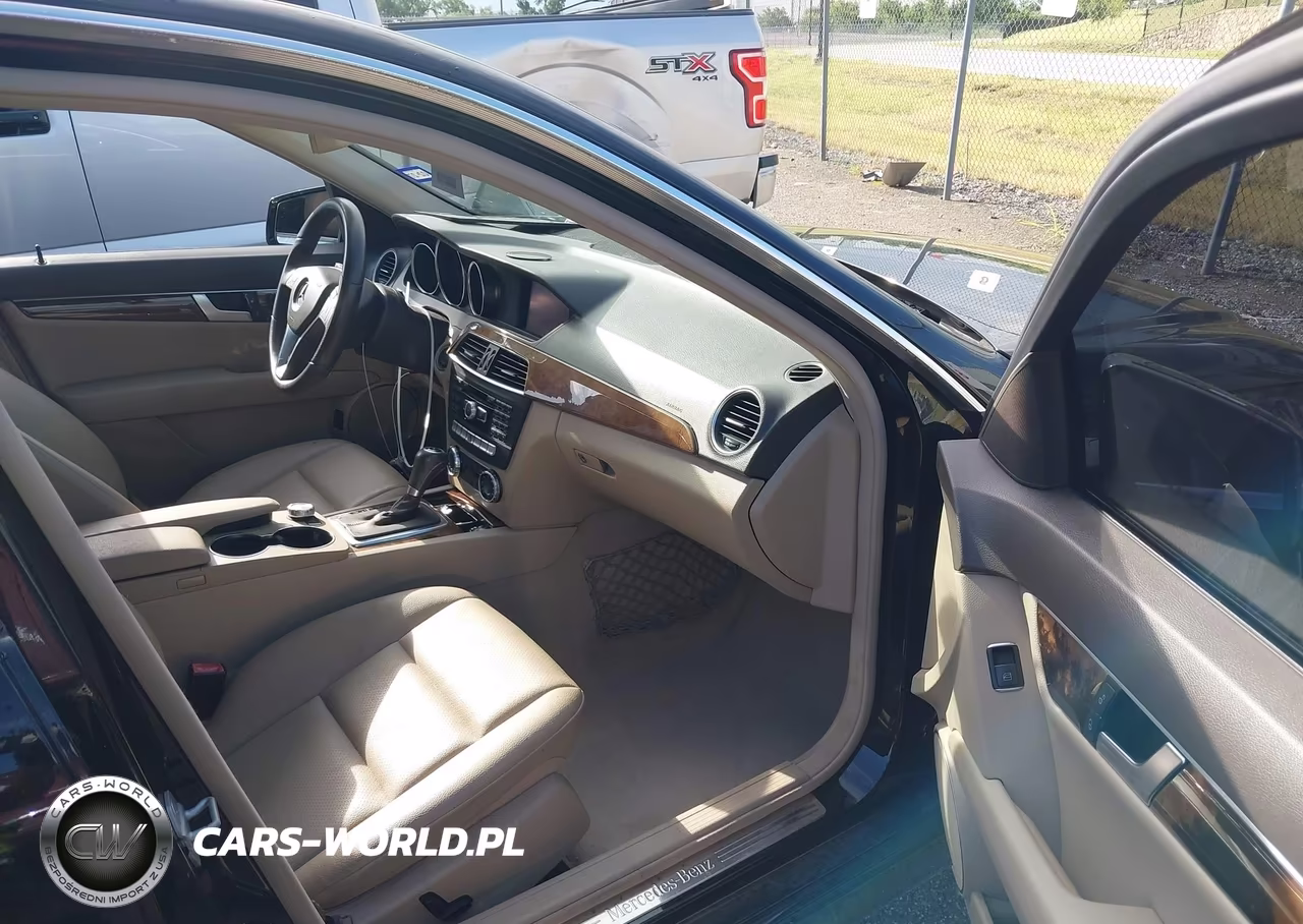 2012 Mercedes-Benz C 250 Luxury-Sport VIN:WDDGF4HB8CA609383 - 5