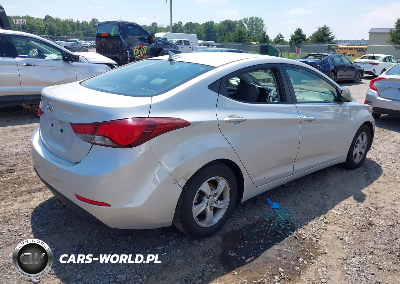 2015 Hyundai Elantra Se VIN:5NPDH4AE8FH554412 - 4