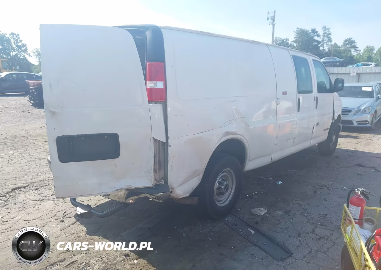 2002 GMC Savana Cargo Van Standard VIN:1GTGG29R521103063 - 4