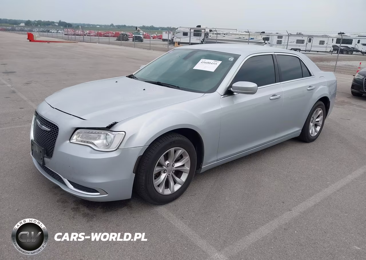 2019 Chrysler 300 Touring VIN:2C3CCAAG2KH568937 - 2