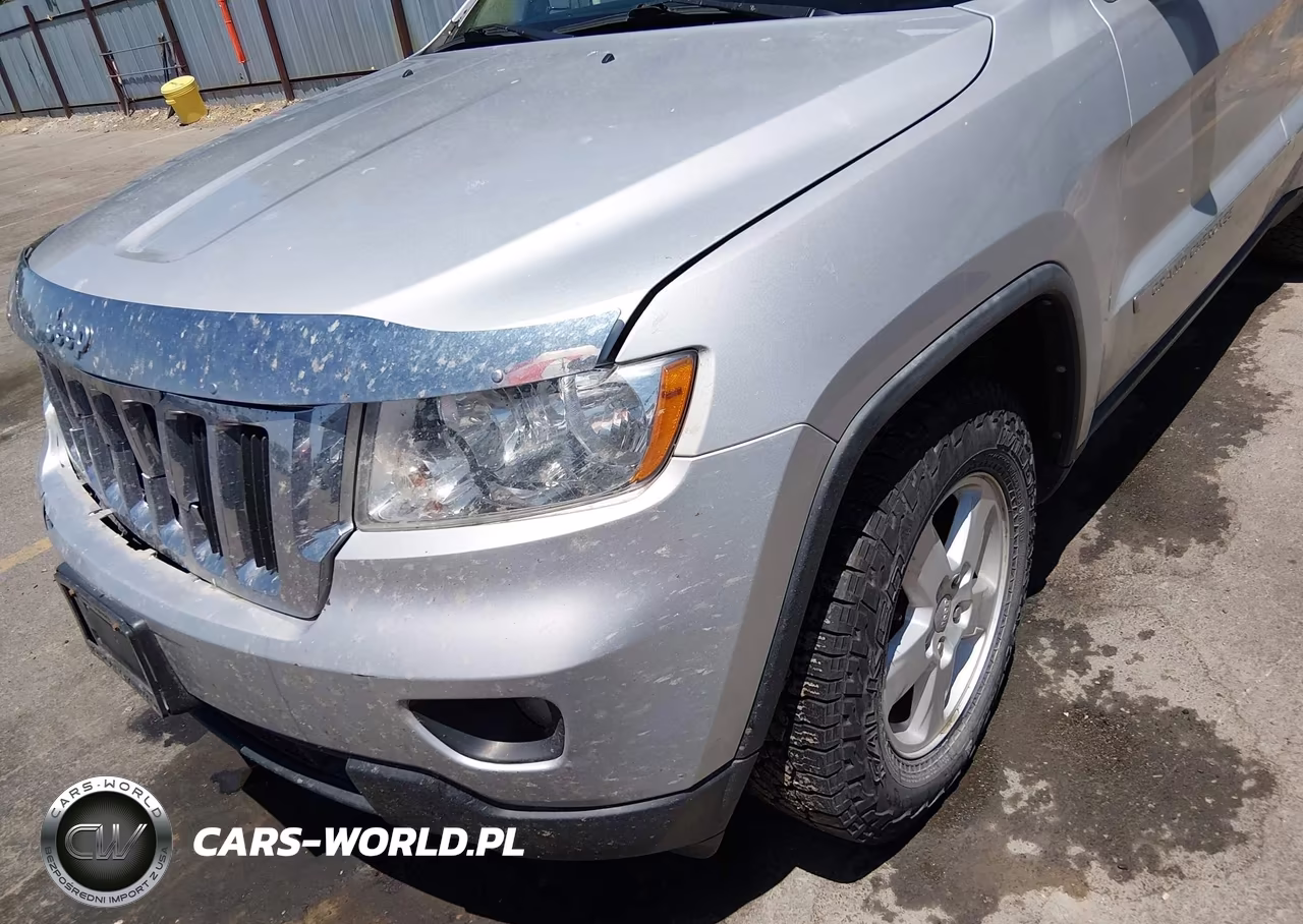 2011 Jeep Grand Cherokee Laredo VIN:1J4RR4GG2BC693849 - 11
