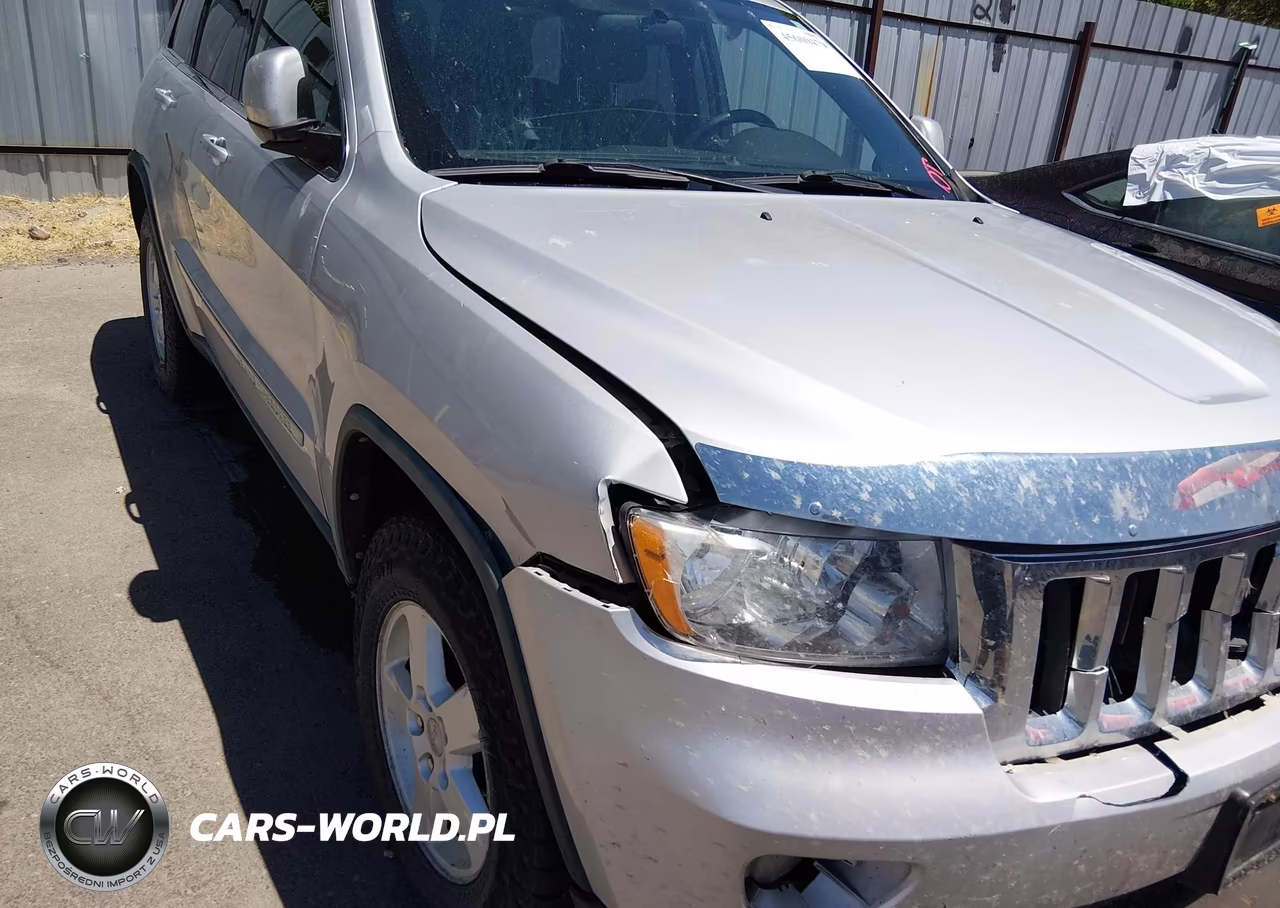 2011 Jeep Grand Cherokee Laredo VIN:1J4RR4GG2BC693849 - 12