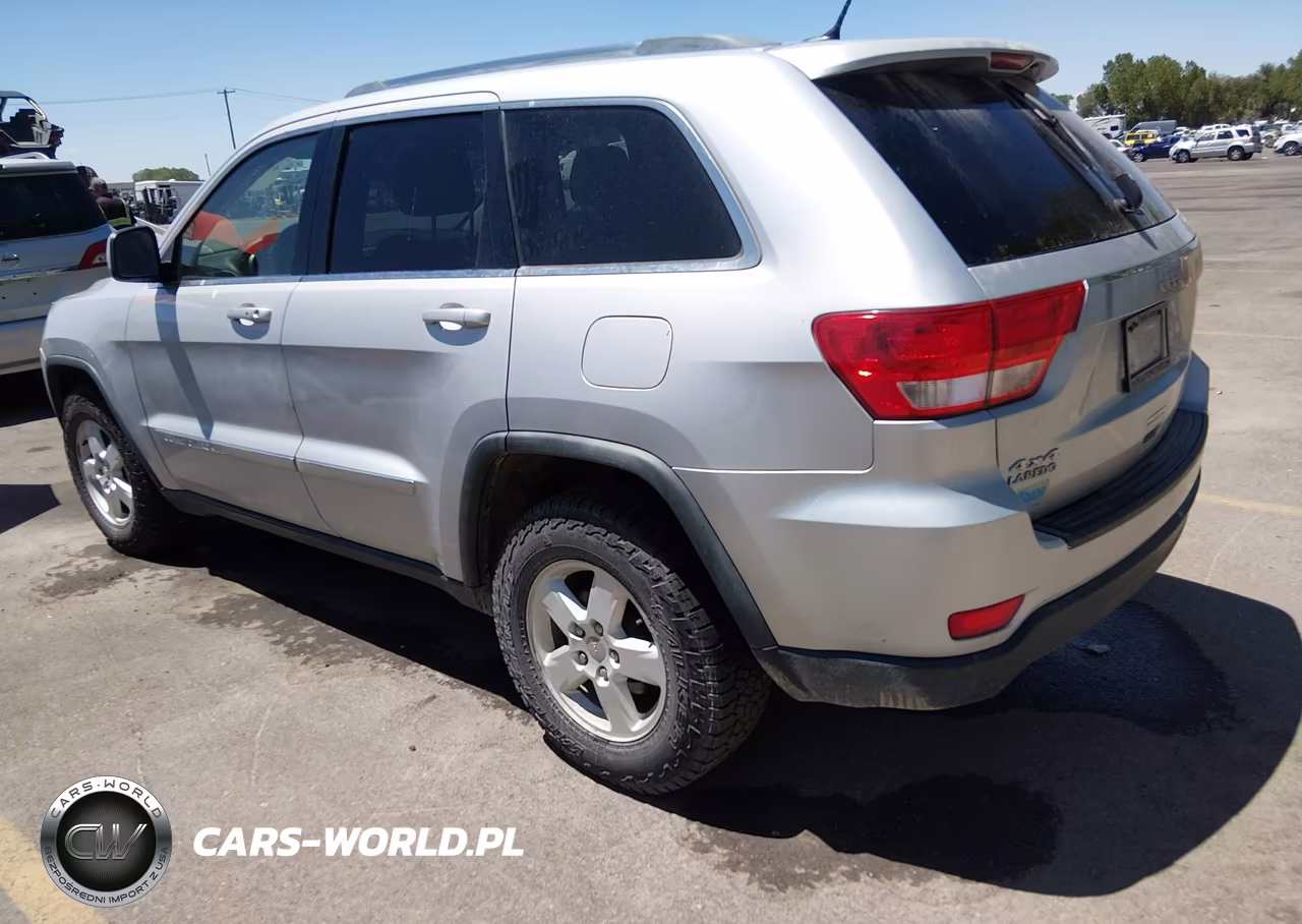 2011 Jeep Grand Cherokee Laredo VIN:1J4RR4GG2BC693849 - 3