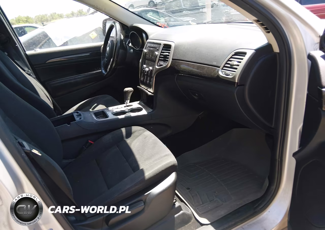 2011 Jeep Grand Cherokee Laredo VIN:1J4RR4GG2BC693849 - 5