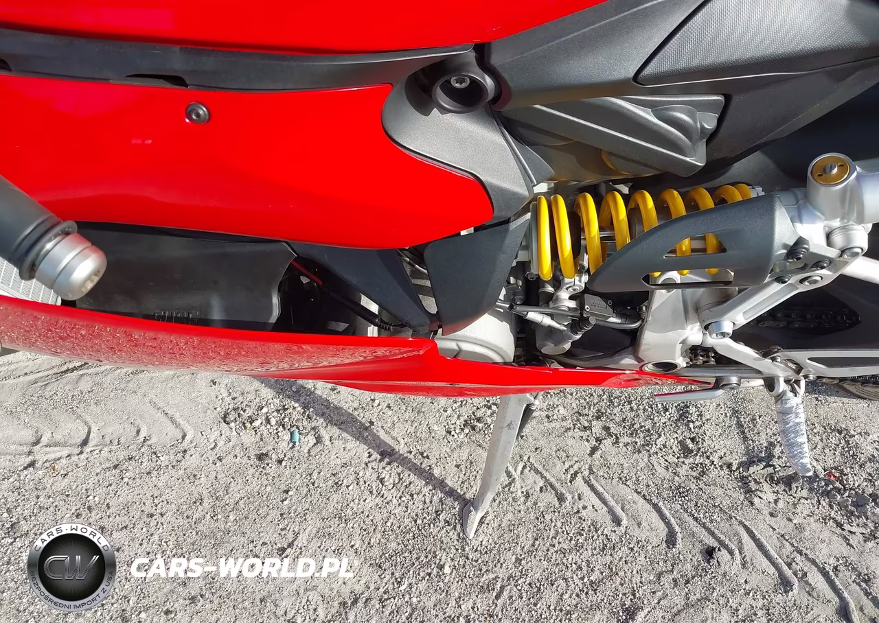 2014 Ducati Superbike 899 Panigale VIN:ZDM14BUW3EB022951 - 9