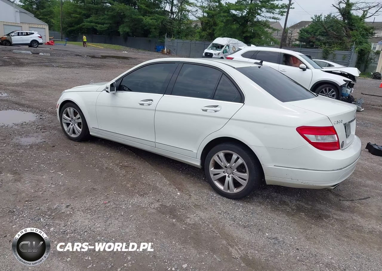 2011 Mercedes-Benz C 300 Luxury 4Matic-Sport 4Matic VIN:WDDGF8BB9BR167293 - 3
