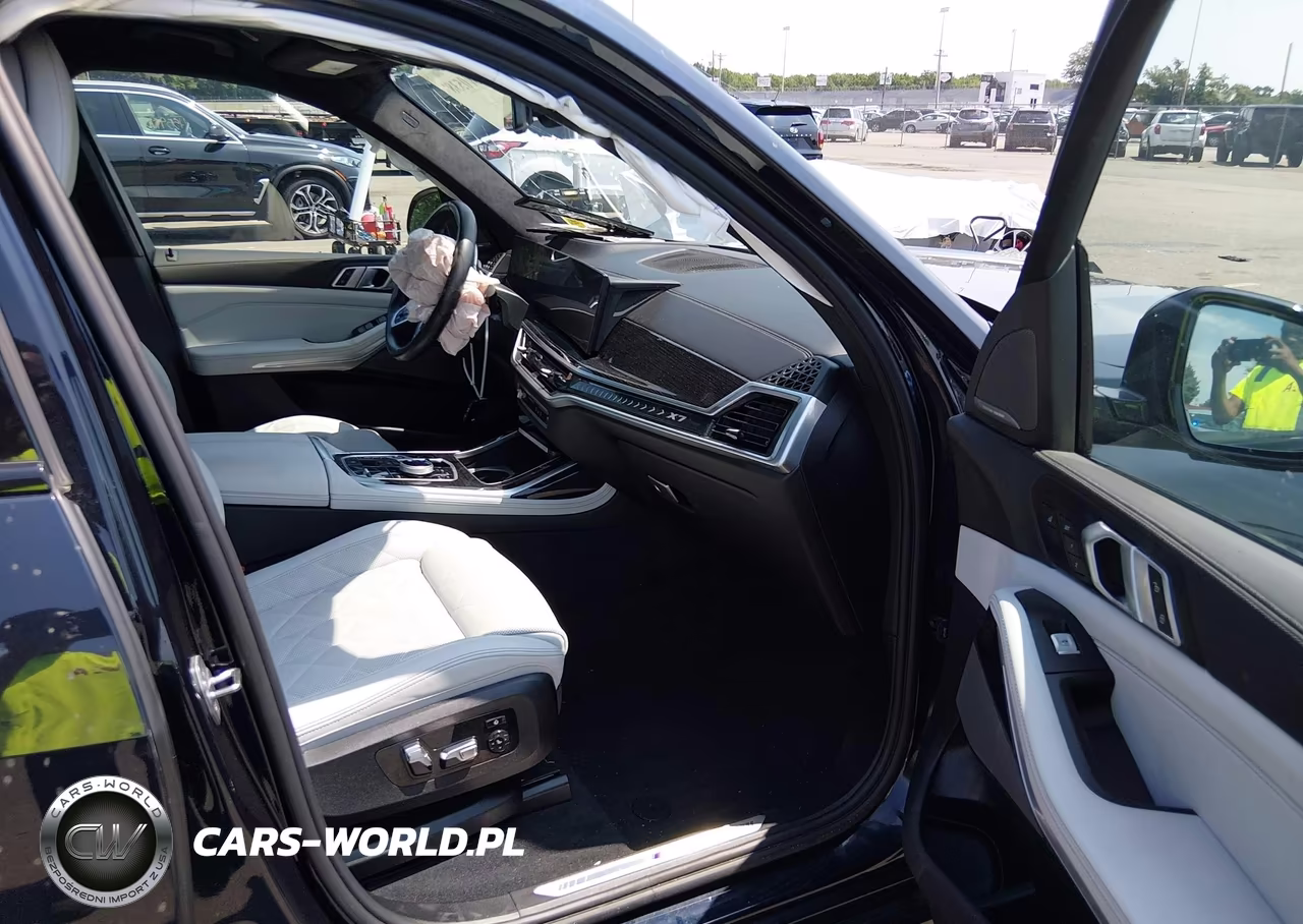 2023 BMW X7 xDrive40I VIN:5UX23EM09P9S07126 - 5
