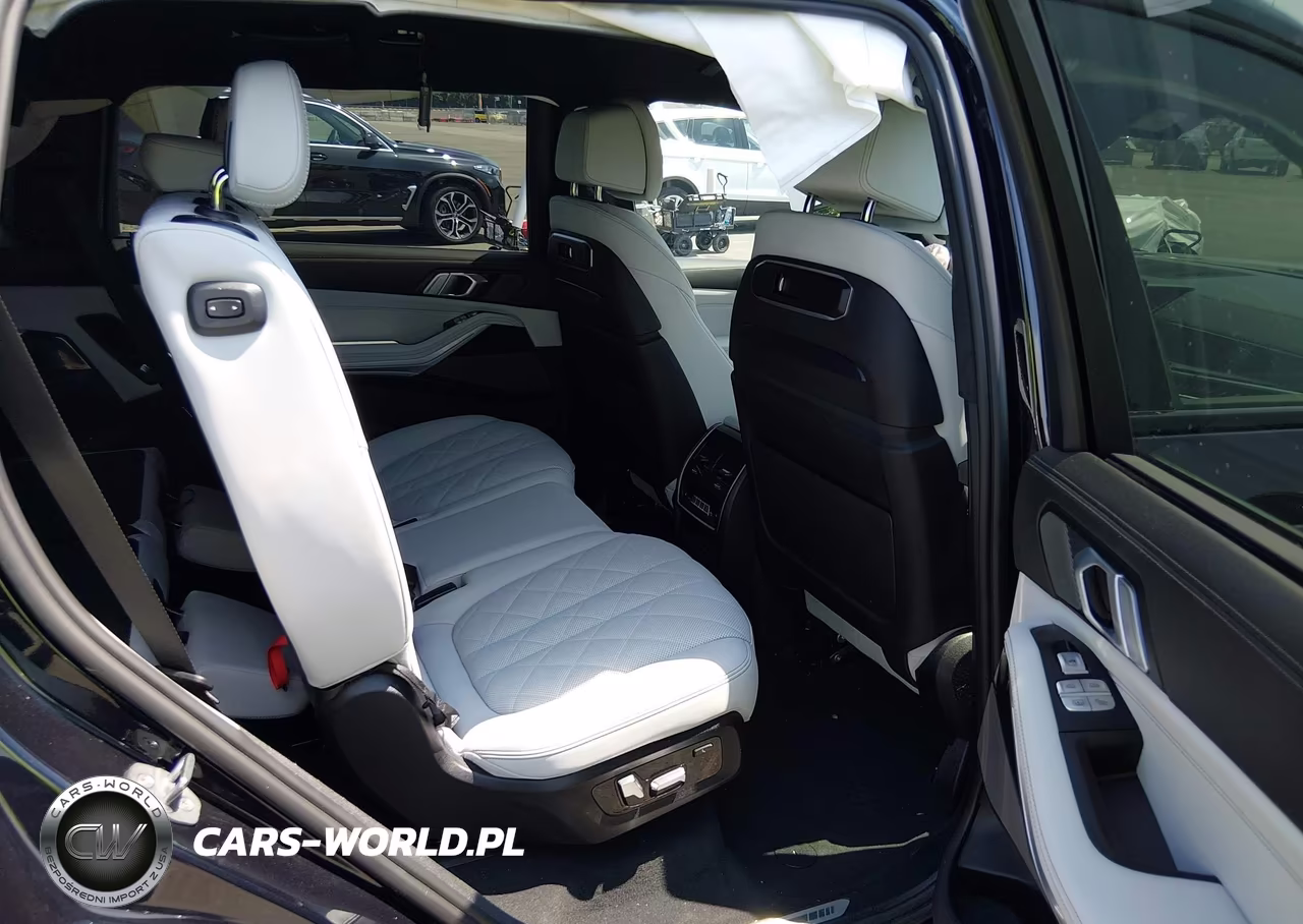 2023 BMW X7 xDrive40I VIN:5UX23EM09P9S07126 - 8