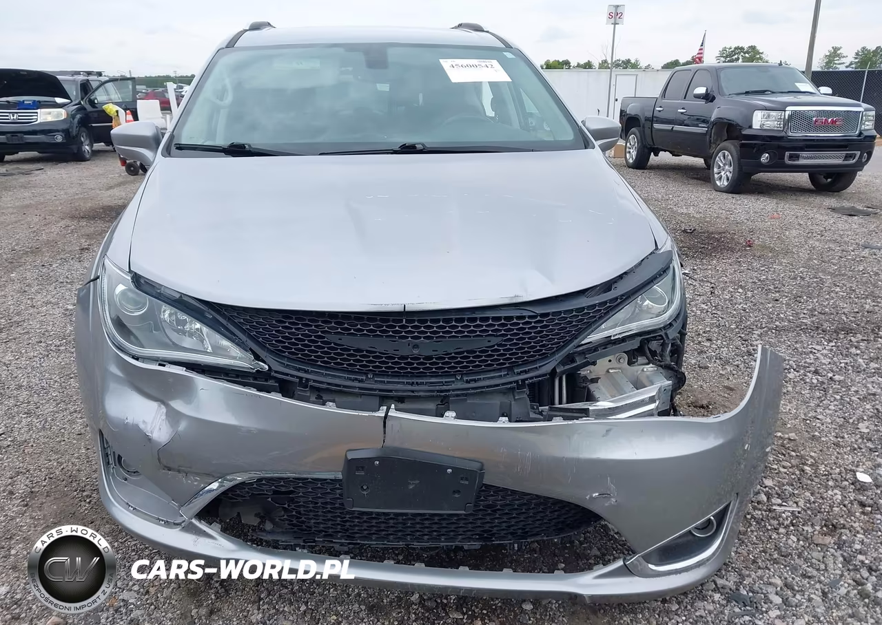 2020 Chrysler Pacifica Touring L VIN:2C4RC1BG8LR276404 - 13