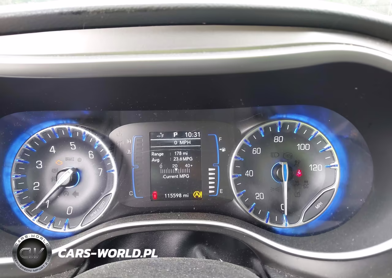 2020 Chrysler Pacifica Touring L VIN:2C4RC1BG8LR276404 - 7