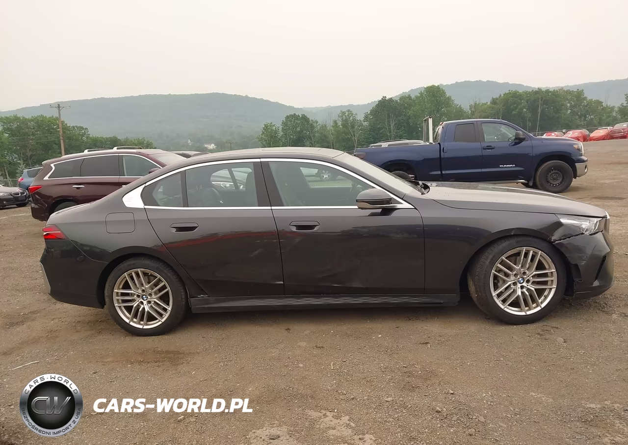 2024 BMW 530I xDrive VIN:WBA53FJ04RCP92810 - 13