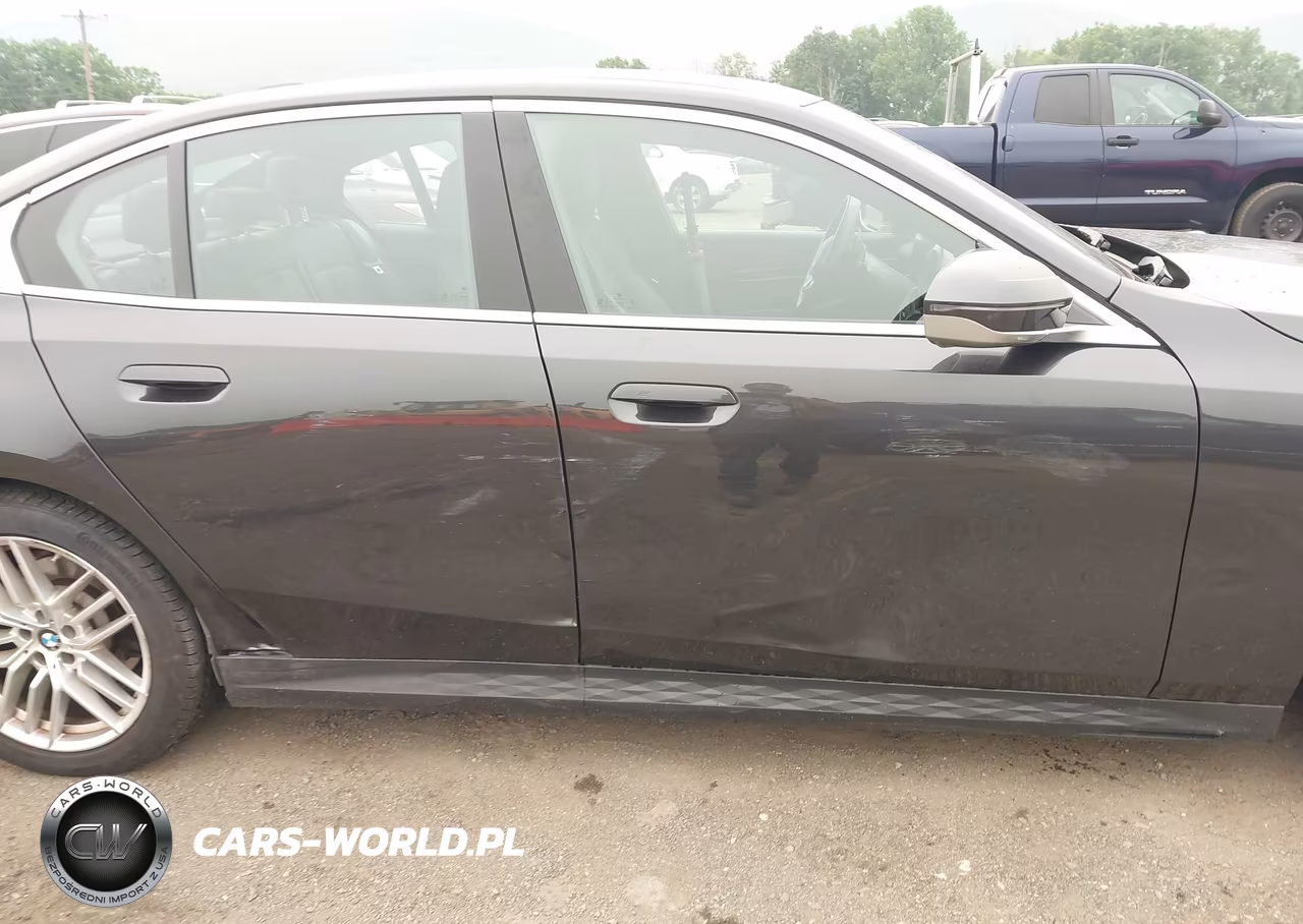 2024 BMW 530I xDrive VIN:WBA53FJ04RCP92810 - 17