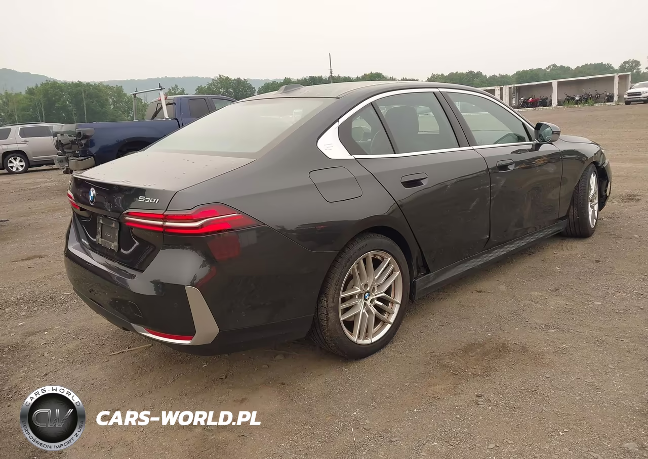 2024 BMW 530I xDrive VIN:WBA53FJ04RCP92810 - 4