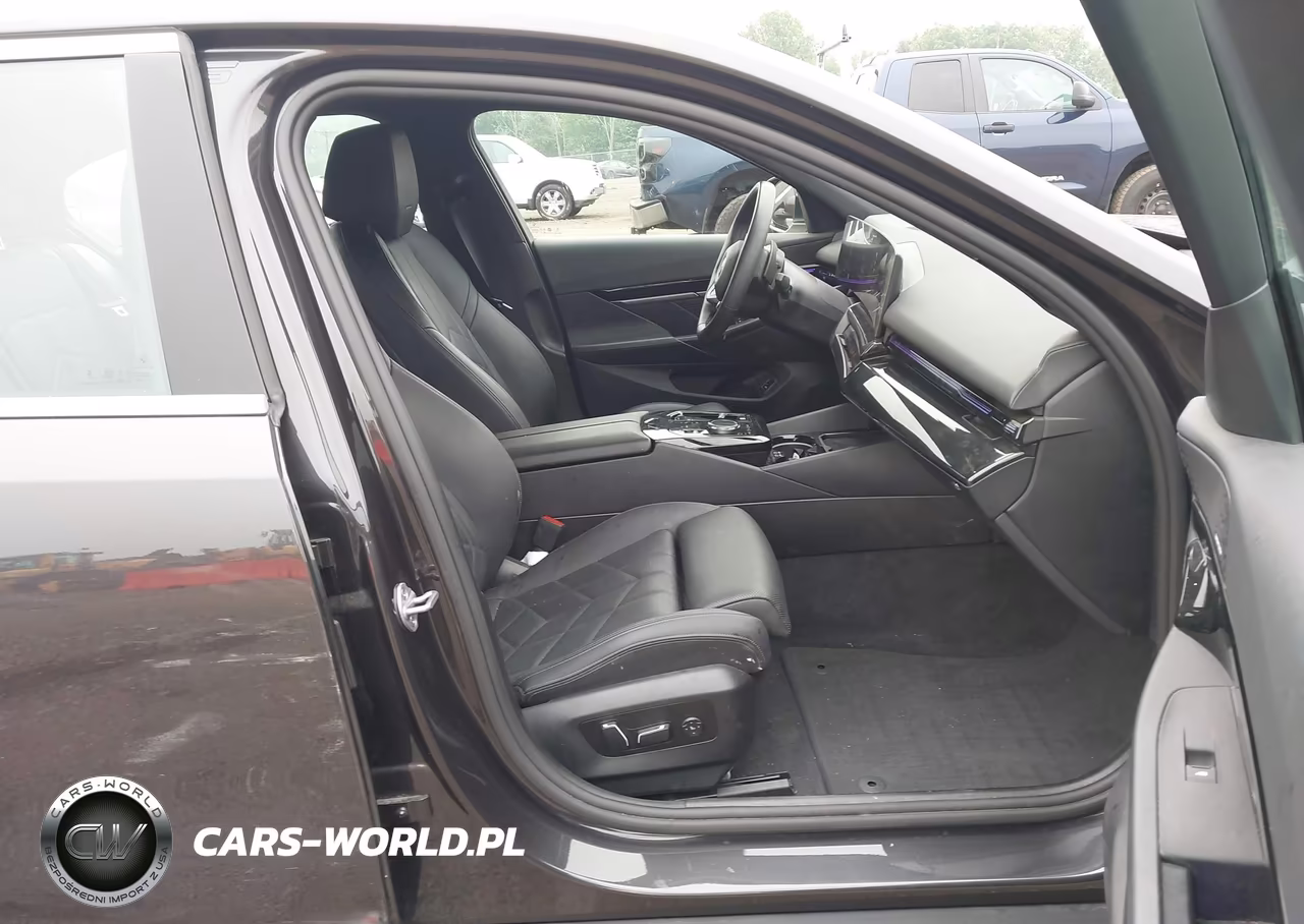 2024 BMW 530I xDrive VIN:WBA53FJ04RCP92810 - 5
