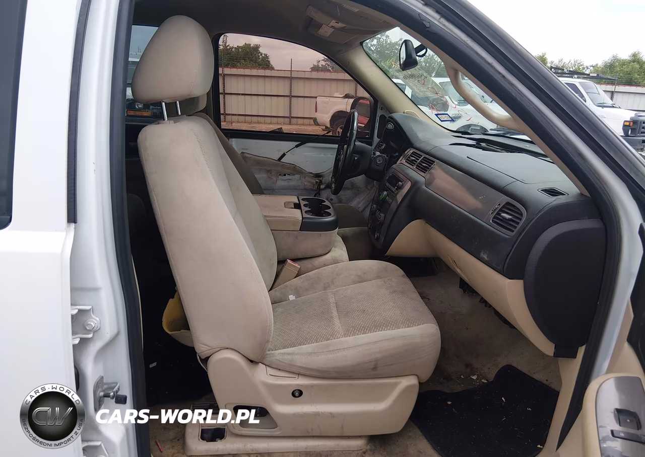 2008 Chevrolet Tahoe Ls VIN:1GNFC13C78R261735 - 5