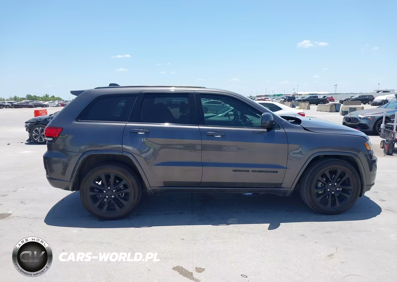 2019 Jeep Grand Cherokee Altitude 4X2 VIN:1C4RJEAG5KC597581 - 14