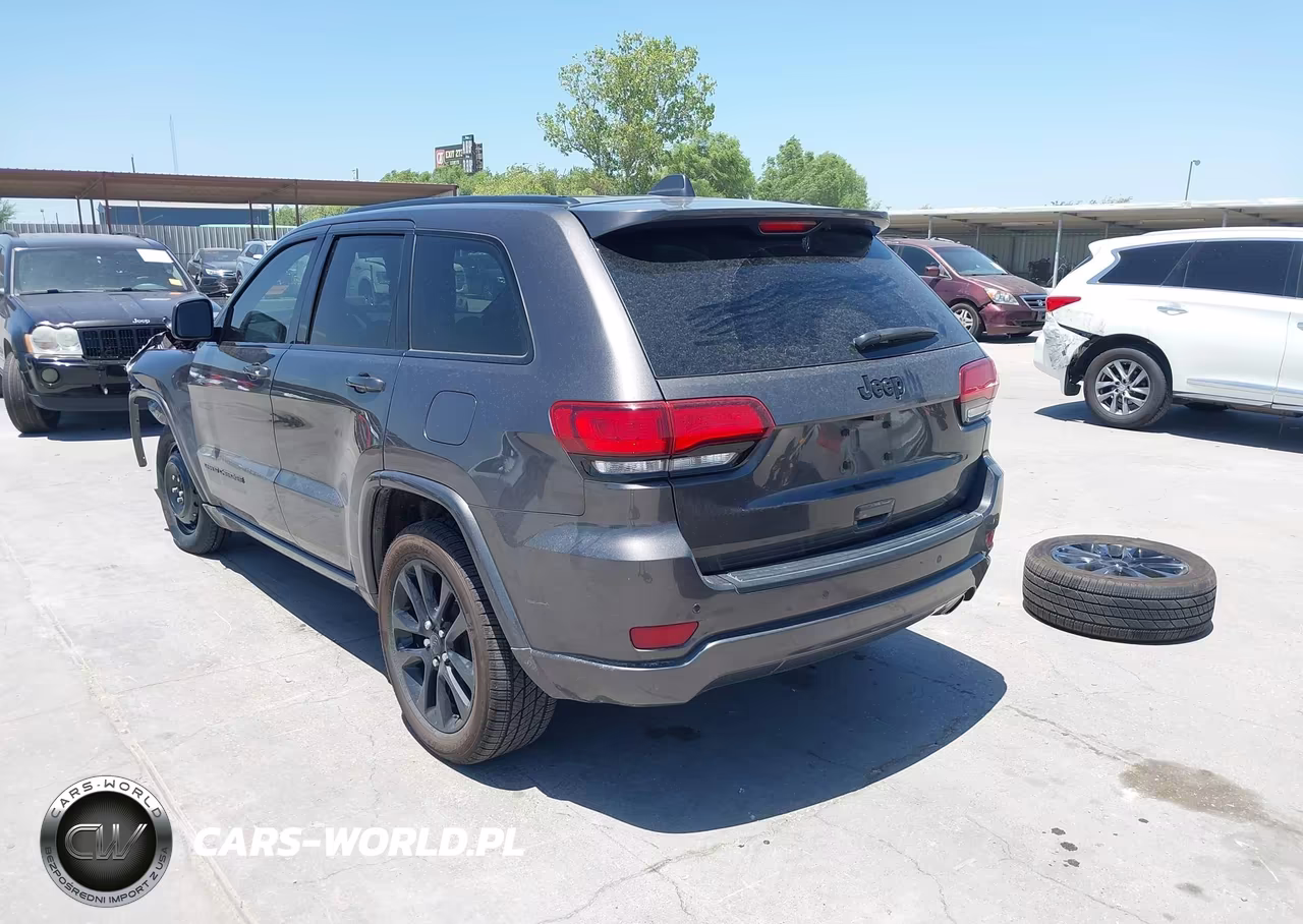 2019 Jeep Grand Cherokee Altitude 4X2 VIN:1C4RJEAG5KC597581 - 3