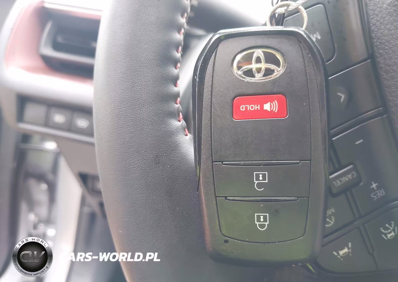 2026 Toyota Prius Plug-In Hybrid Se VIN:JTDACACU9T3064539 - 11