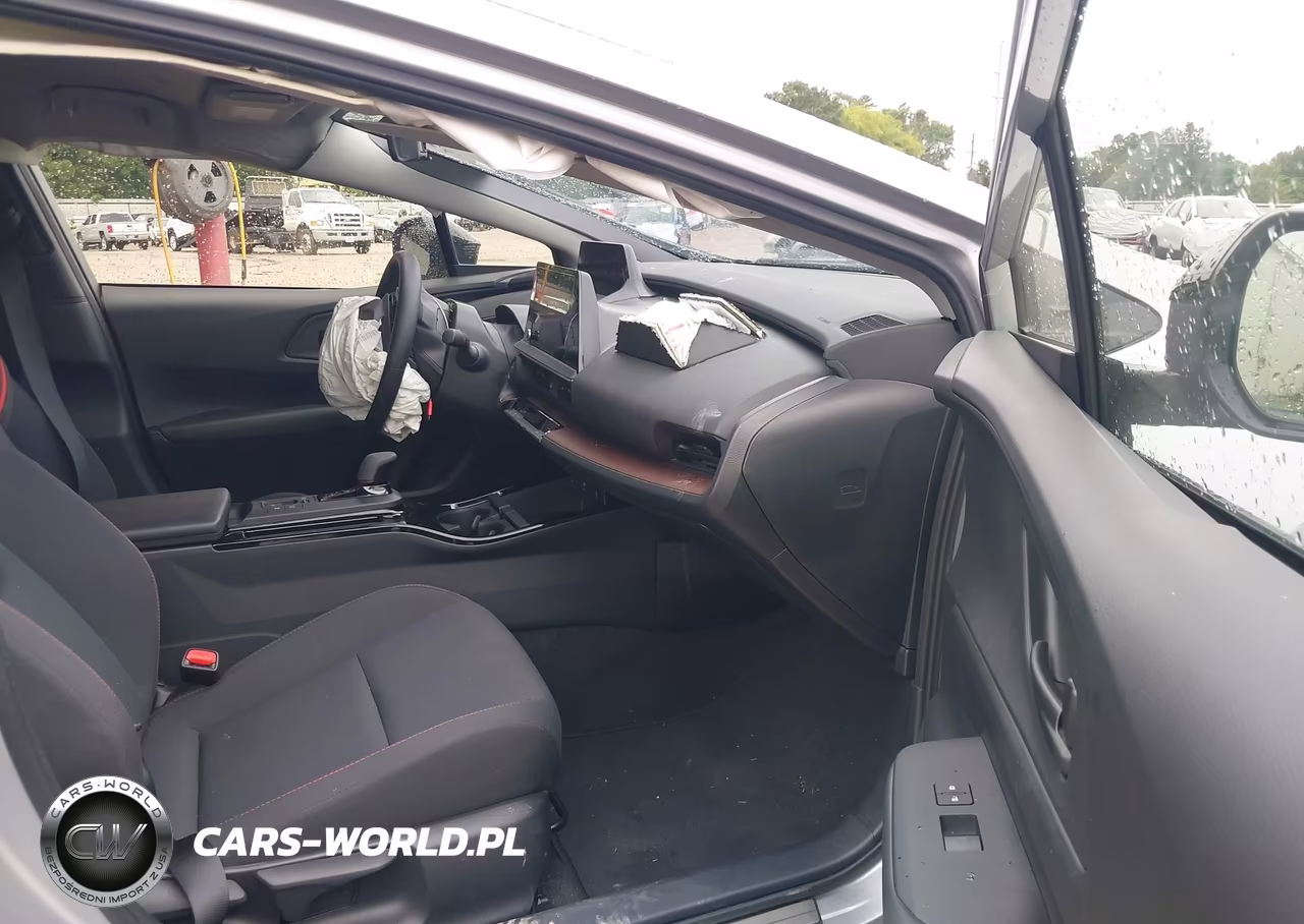 2026 Toyota Prius Plug-In Hybrid Se VIN:JTDACACU9T3064539 - 5