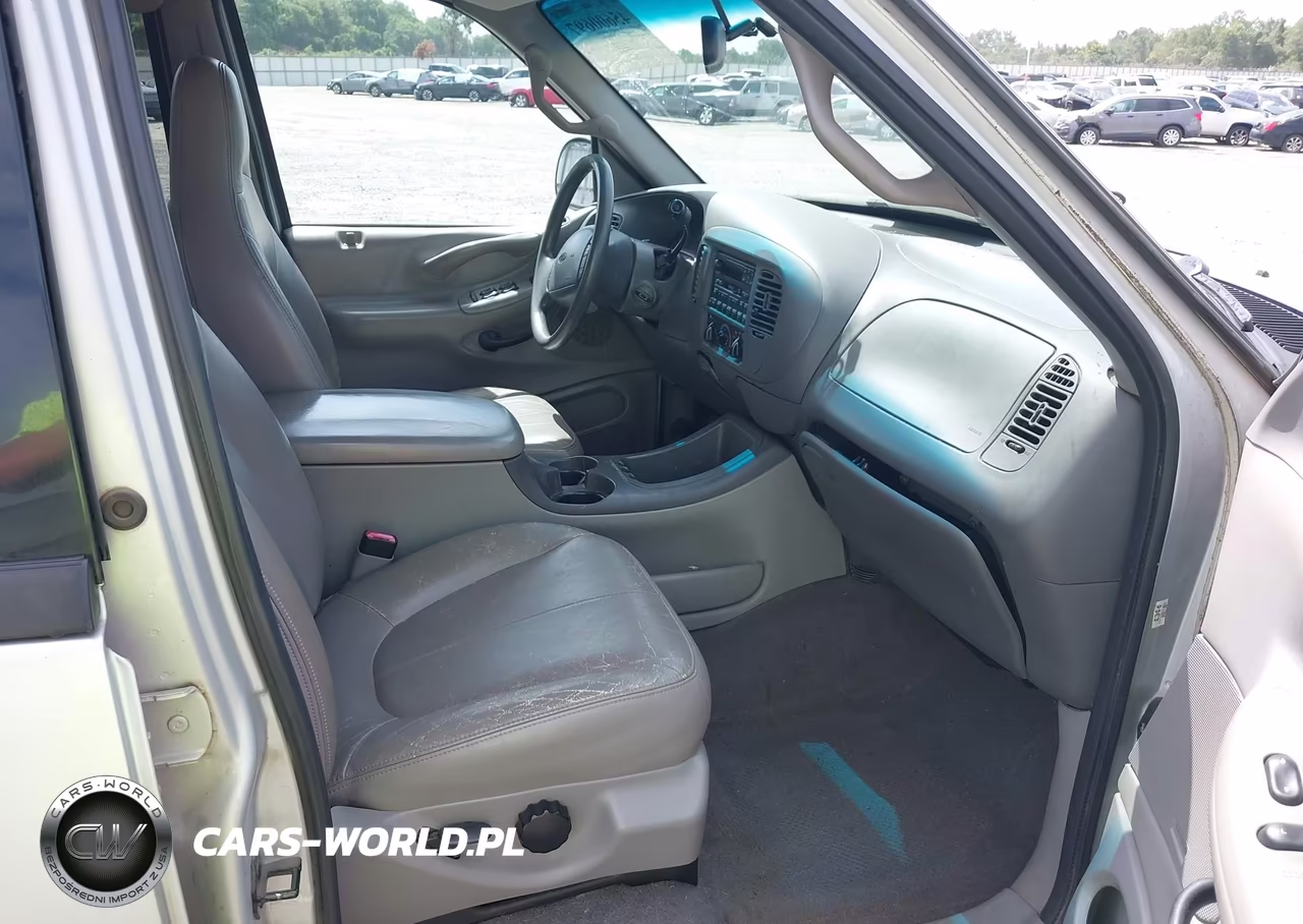 2000 Ford Expedition Xlt VIN:1FMRU1566YLA21441 - 5