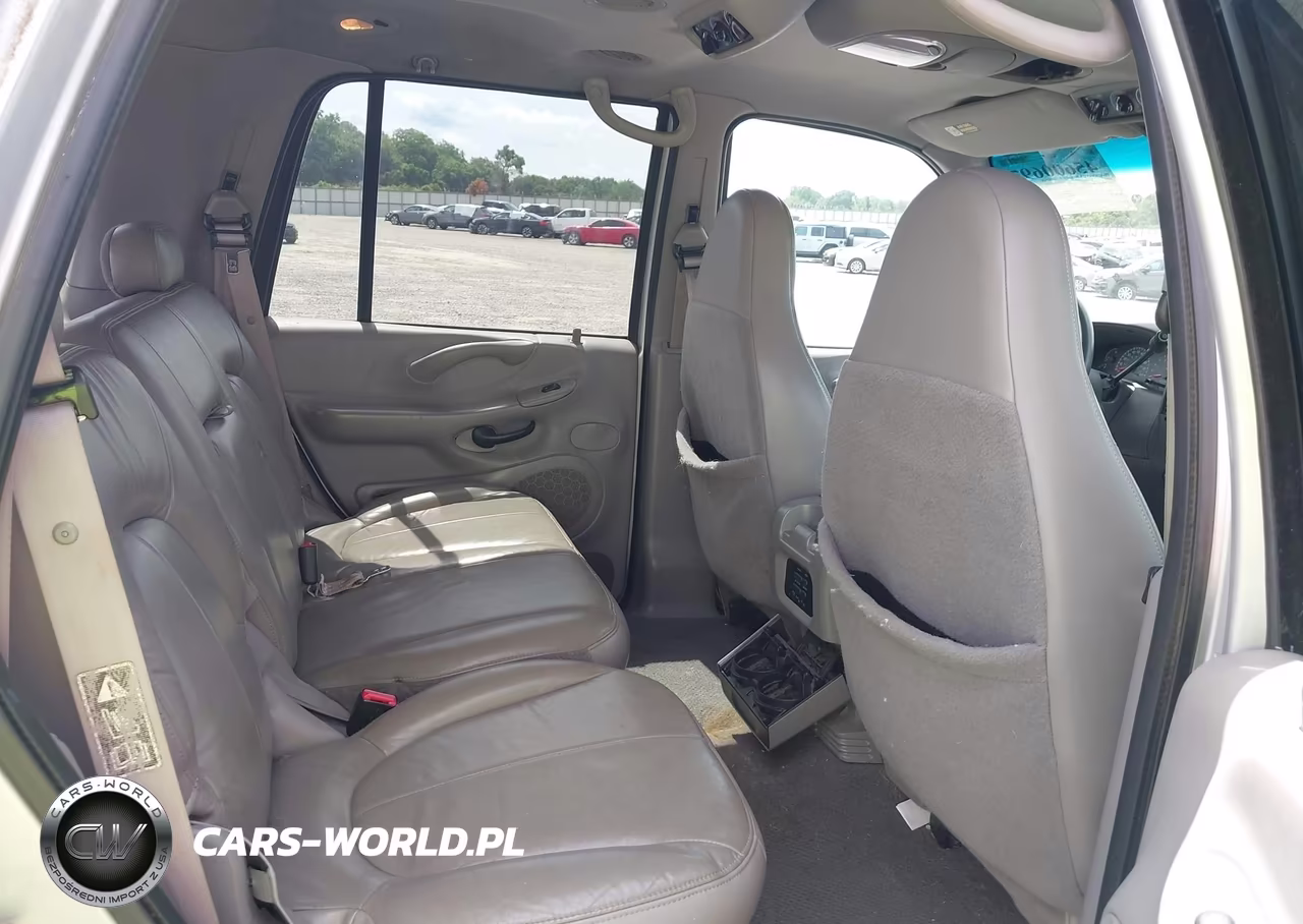 2000 Ford Expedition Xlt VIN:1FMRU1566YLA21441 - 8
