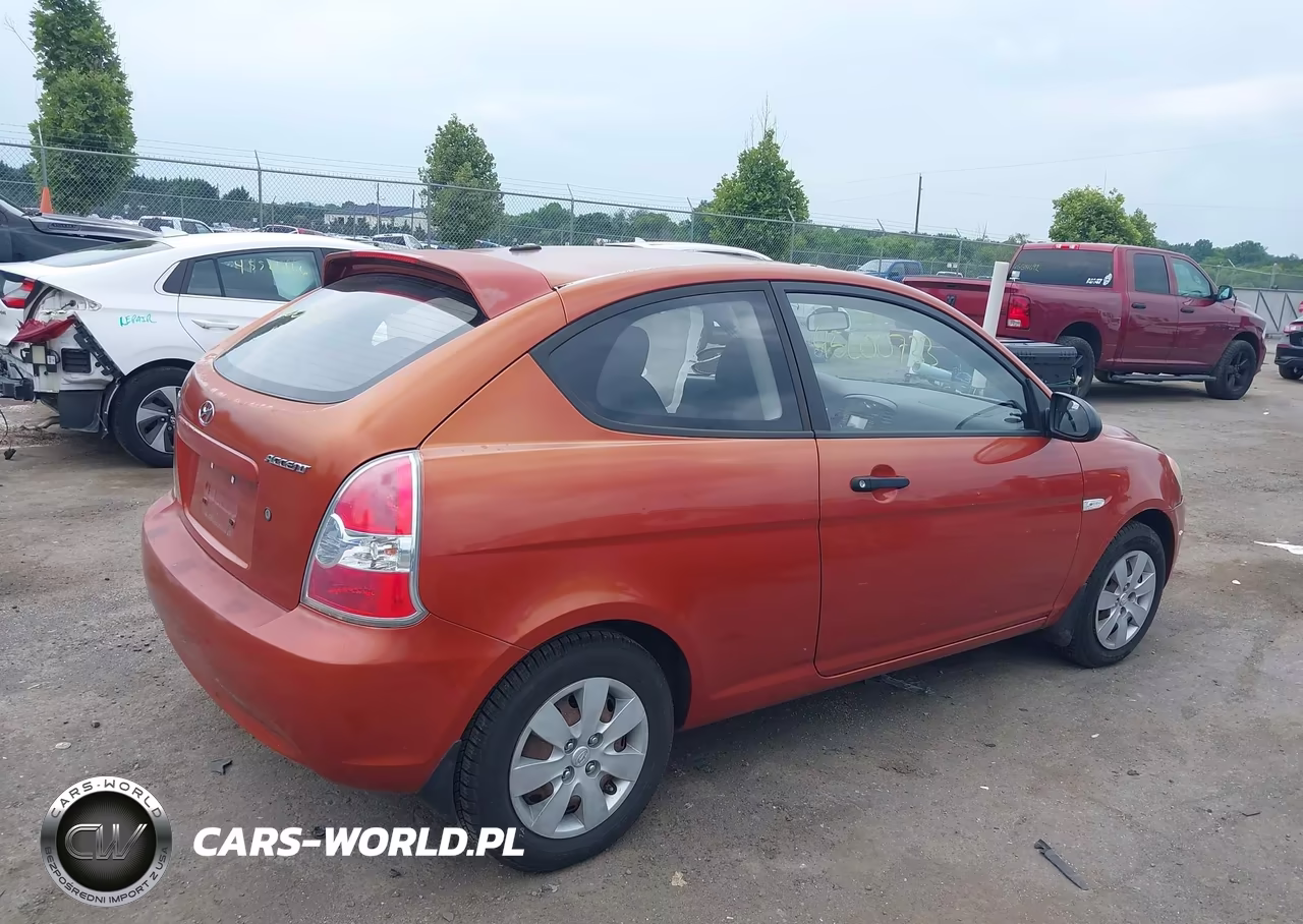 2009 Hyundai Accent Gs VIN:KMHCM36C19U139186 - 4