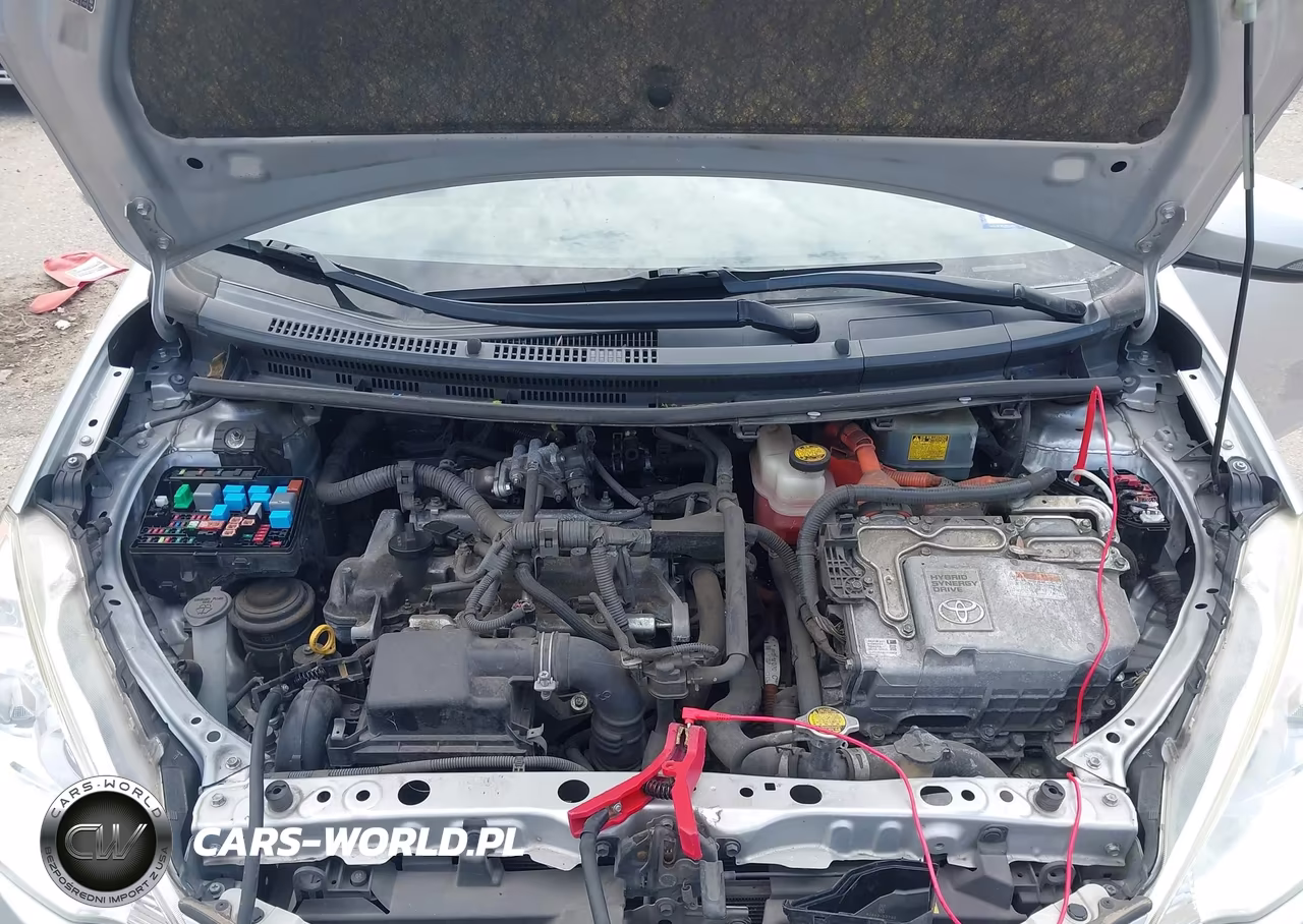 2013 Toyota Prius C Two VIN:JTDKDTB32D1531786 - 10