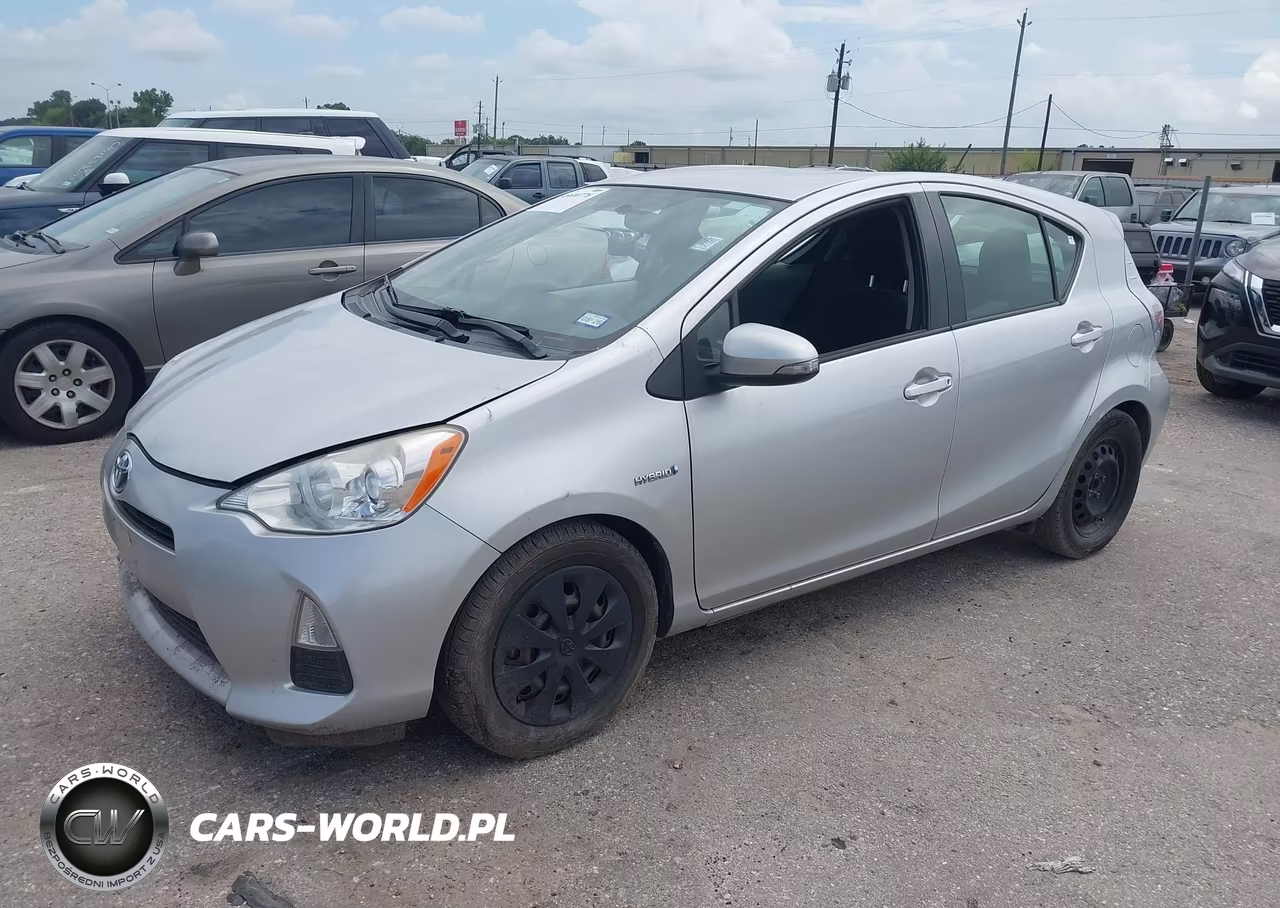 2013 Toyota Prius C Two VIN:JTDKDTB32D1531786 - 2