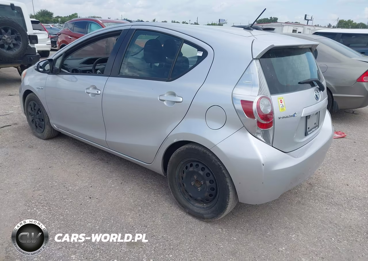 2013 Toyota Prius C Two VIN:JTDKDTB32D1531786 - 3