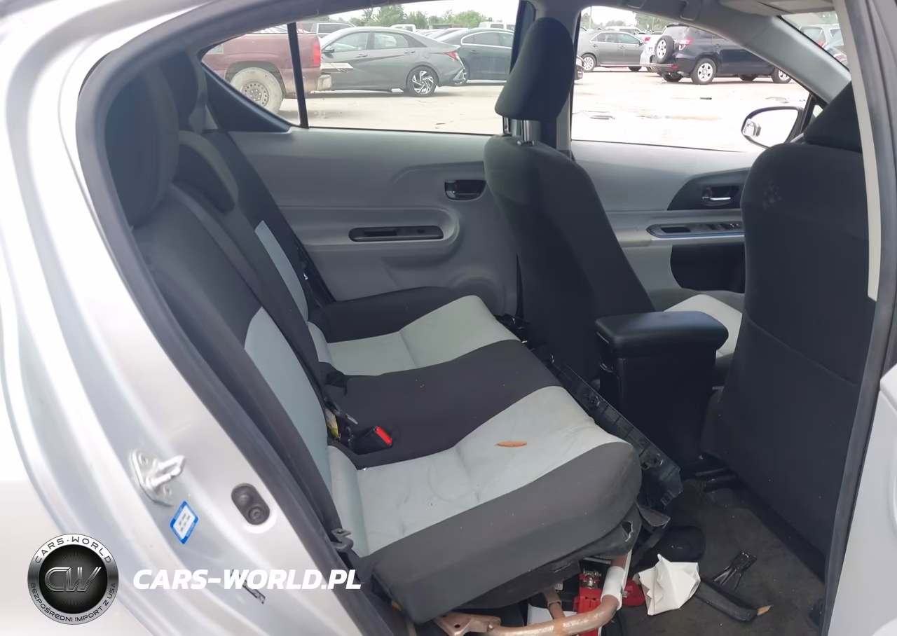 2013 Toyota Prius C Two VIN:JTDKDTB32D1531786 - 8