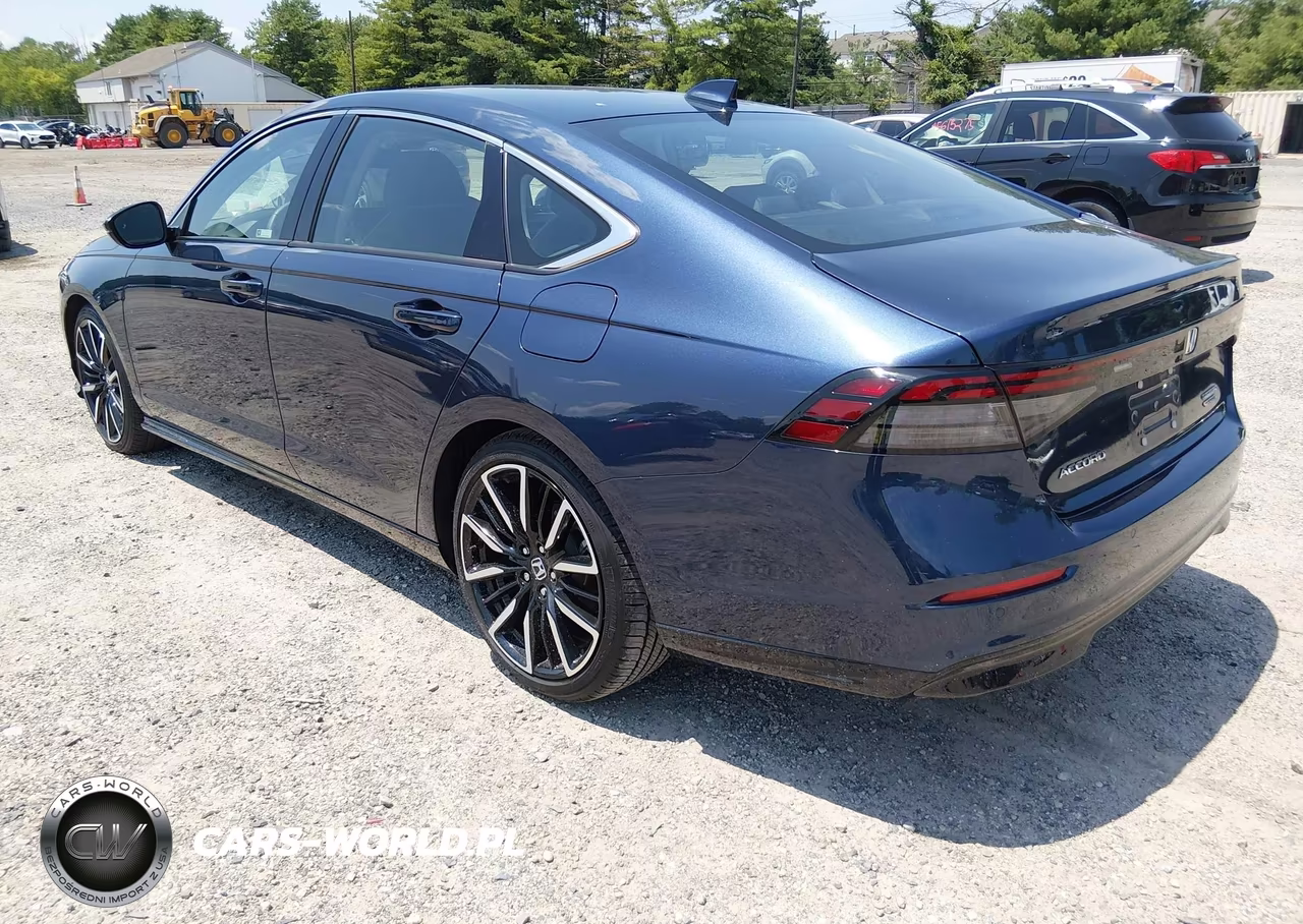 2025 Honda Accord Hybrid Touring VIN:1HGCY2F80SA085306 - 3