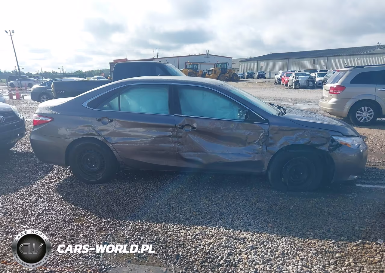 2016 Toyota Camry Le VIN:4T1BF1FK3GU161673 - 13