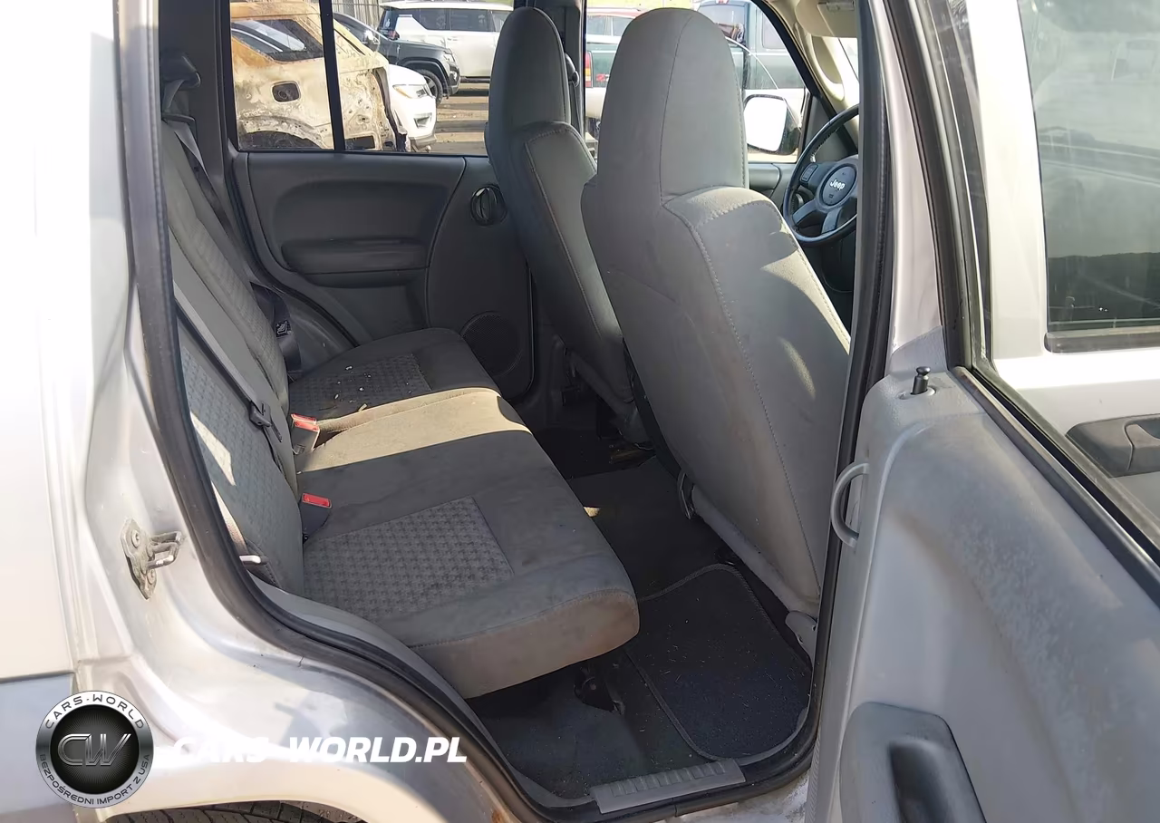 2007 Jeep Liberty Sport VIN:1J4GL48K17W695254 - 8