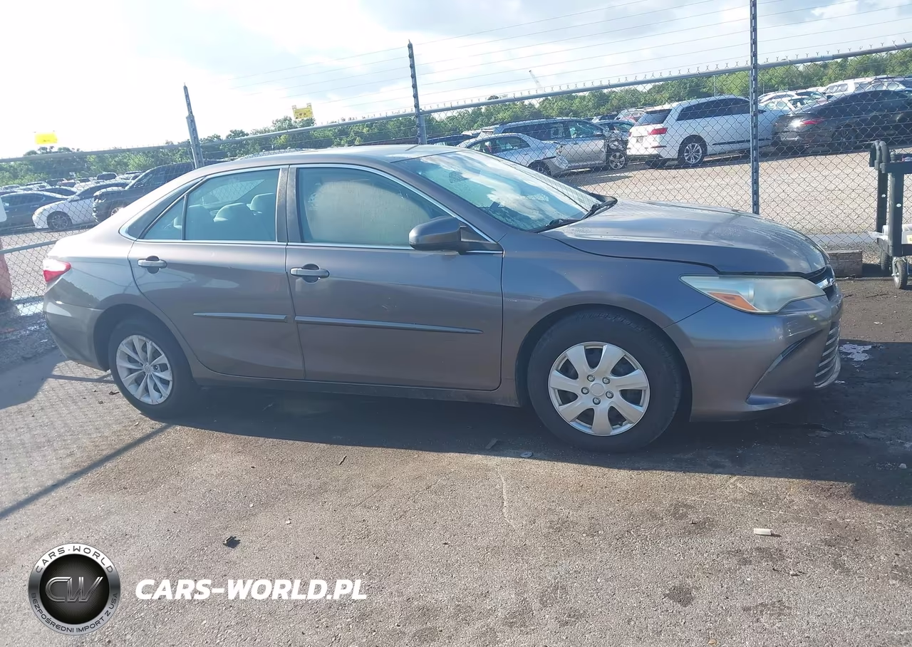 2015 Toyota Camry Le VIN:4T4BF1FK8FR491975 - 13
