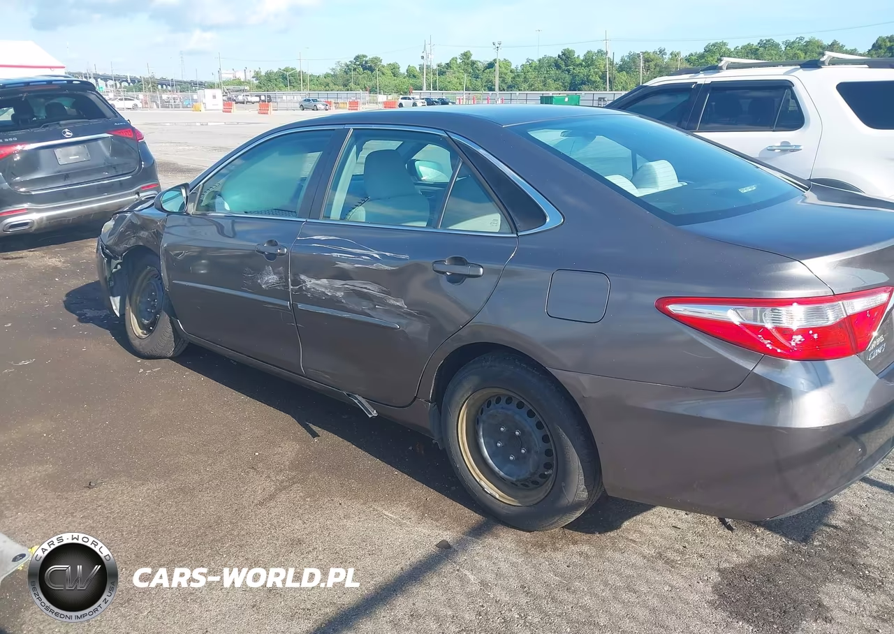 2015 Toyota Camry Le VIN:4T4BF1FK8FR491975 - 14
