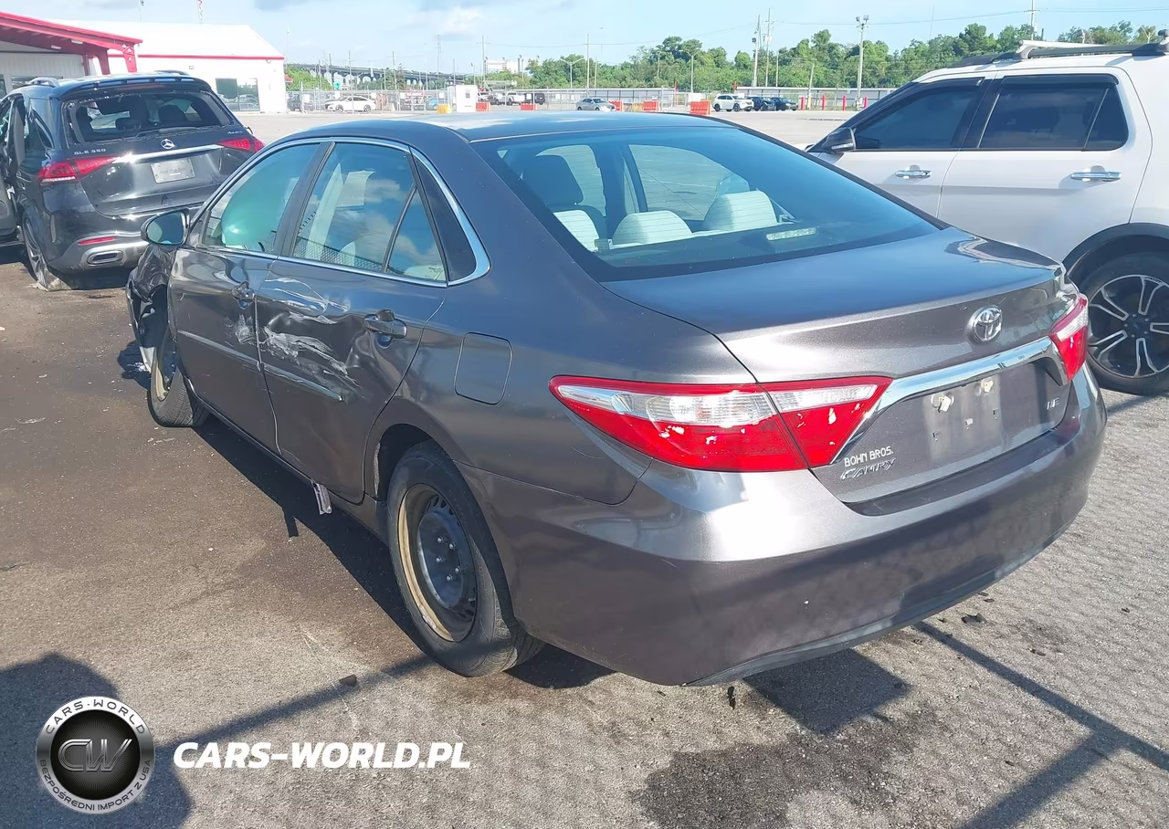 2015 Toyota Camry Le VIN:4T4BF1FK8FR491975 - 3