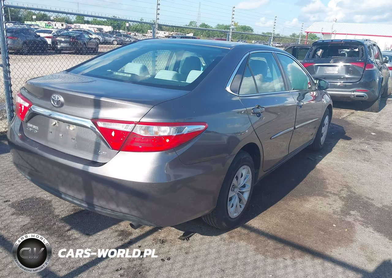 2015 Toyota Camry Le VIN:4T4BF1FK8FR491975 - 4