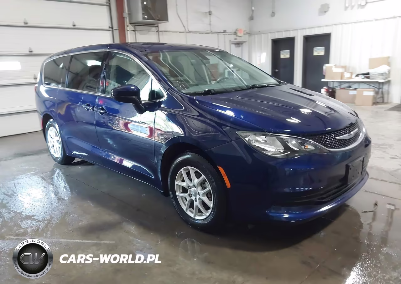 2020 Chrysler Voyager Lx