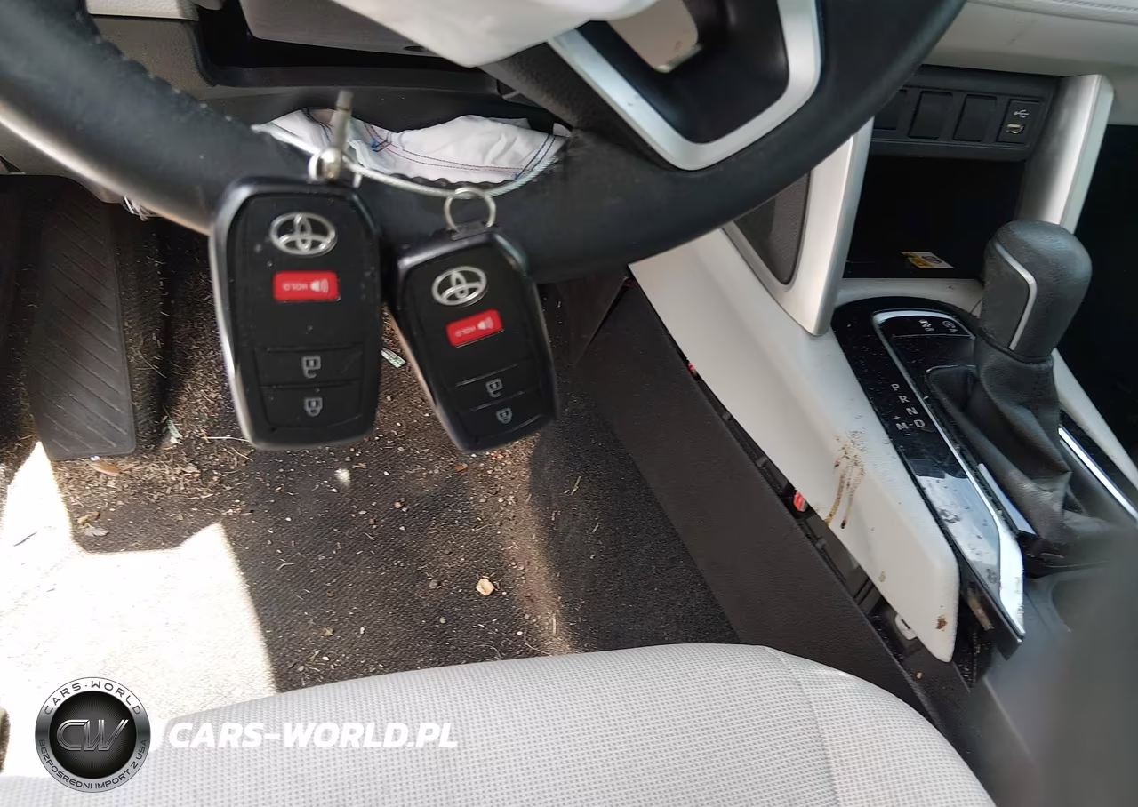2022 Toyota Corolla Cross Le VIN:7MUCAAAG9NV029387 - 11