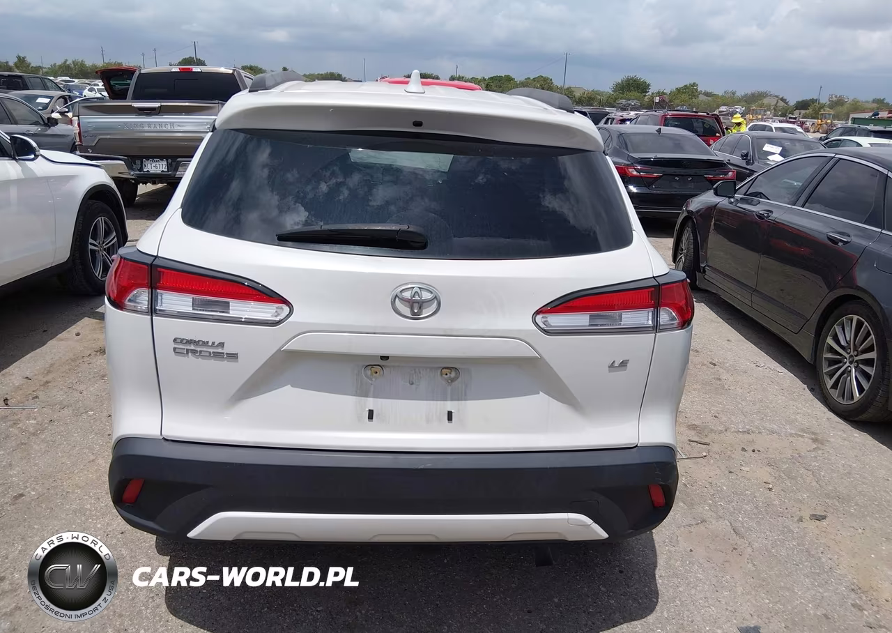 2022 Toyota Corolla Cross Le VIN:7MUCAAAG9NV029387 - 17