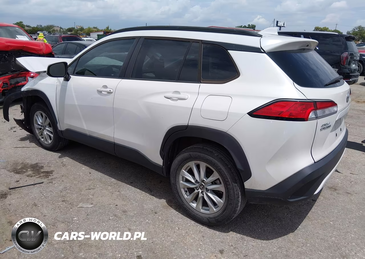 2022 Toyota Corolla Cross Le VIN:7MUCAAAG9NV029387 - 3