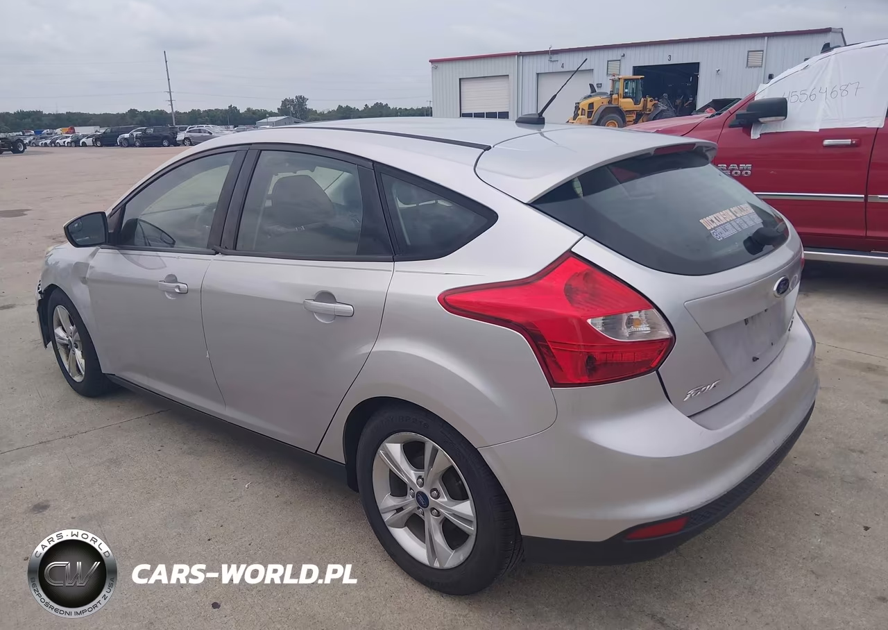 2014 Ford Focus Se VIN:1FADP3K26EL398811 - 3