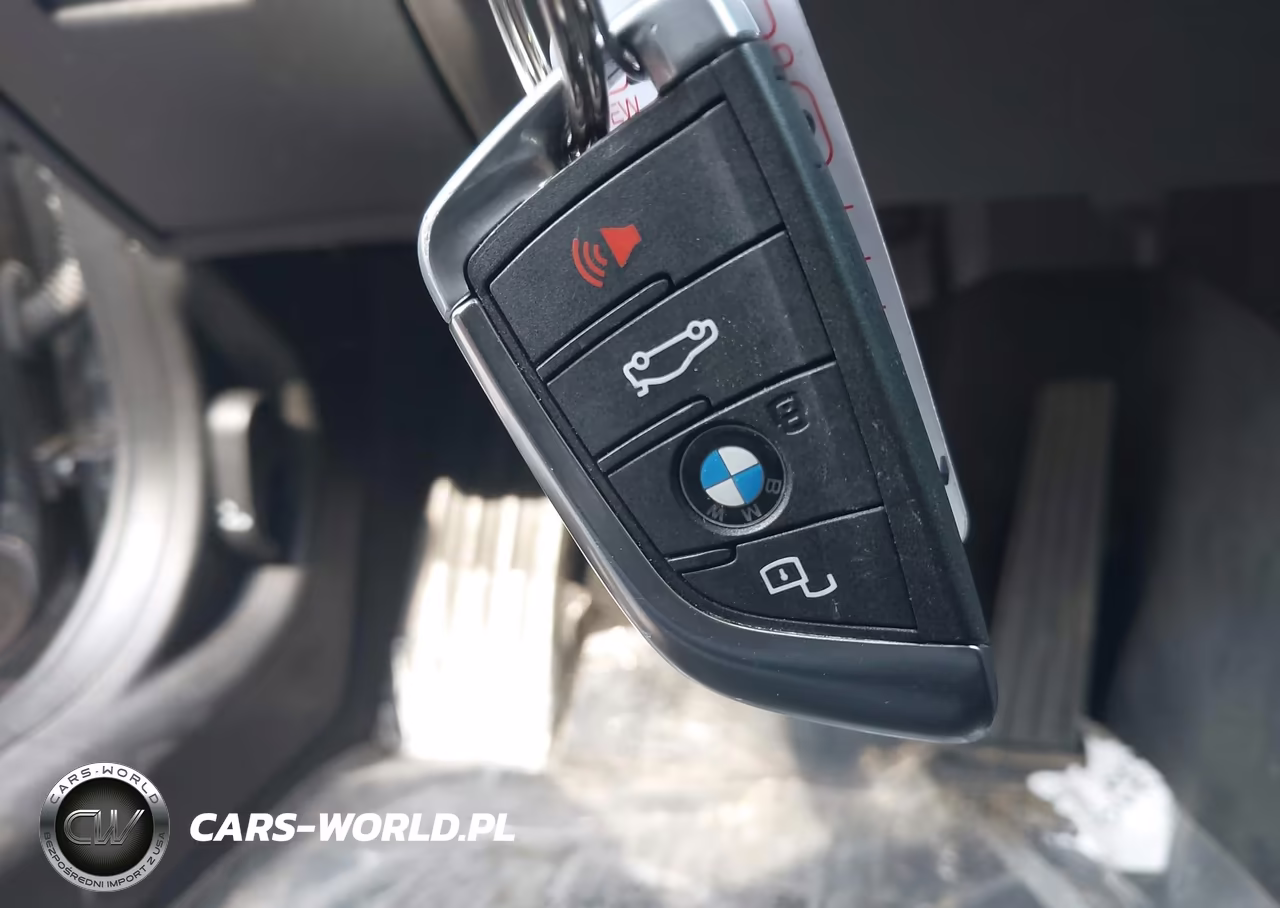 2019 BMW 330I xDrive VIN:3MW5R7J54K8B00817 - 11