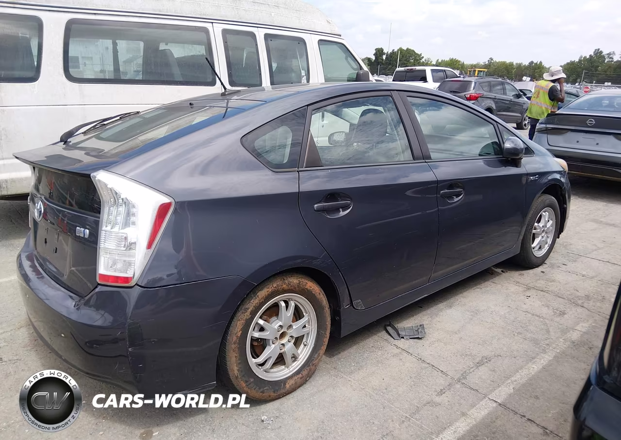 2011 Toyota Prius Four VIN:JTDKN3DU3B0257617 - 4