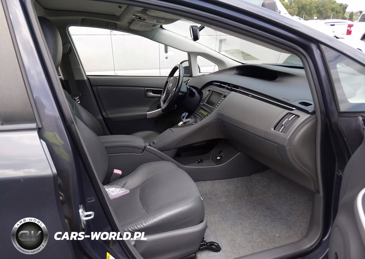 2011 Toyota Prius Four VIN:JTDKN3DU3B0257617 - 5