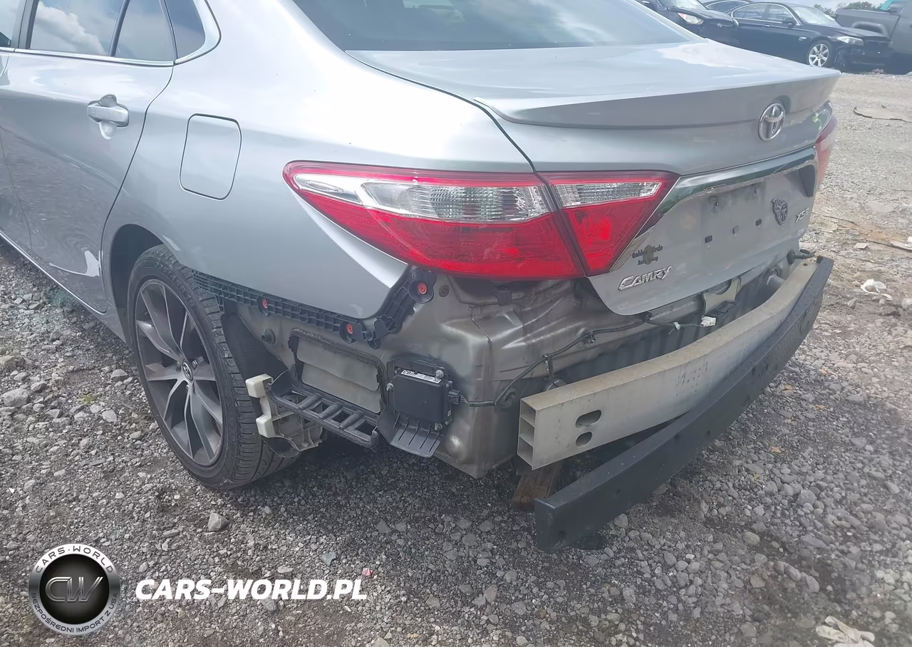 2015 Toyota Camry Xse VIN:4T1BF1FK3FU897141 - 17