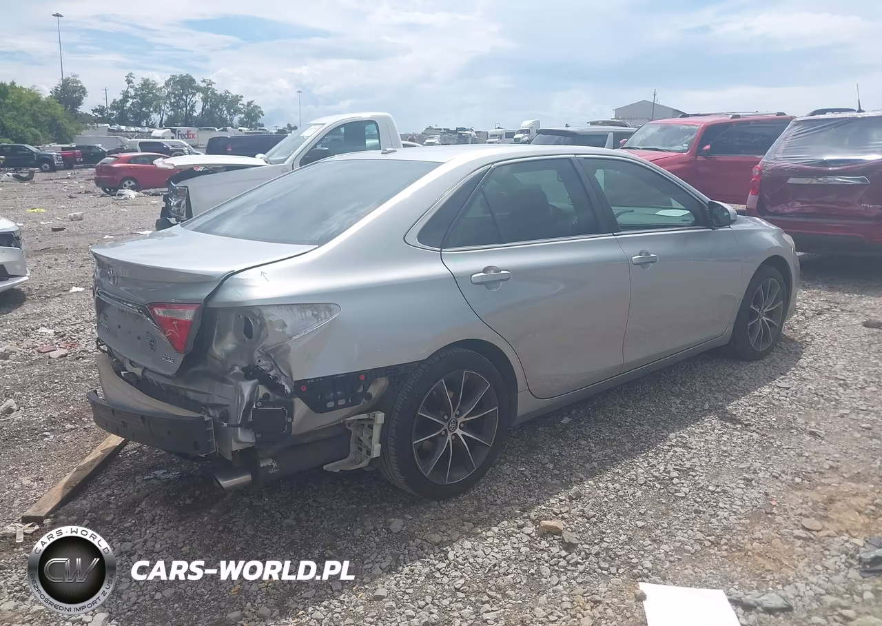 2015 Toyota Camry Xse VIN:4T1BF1FK3FU897141 - 4