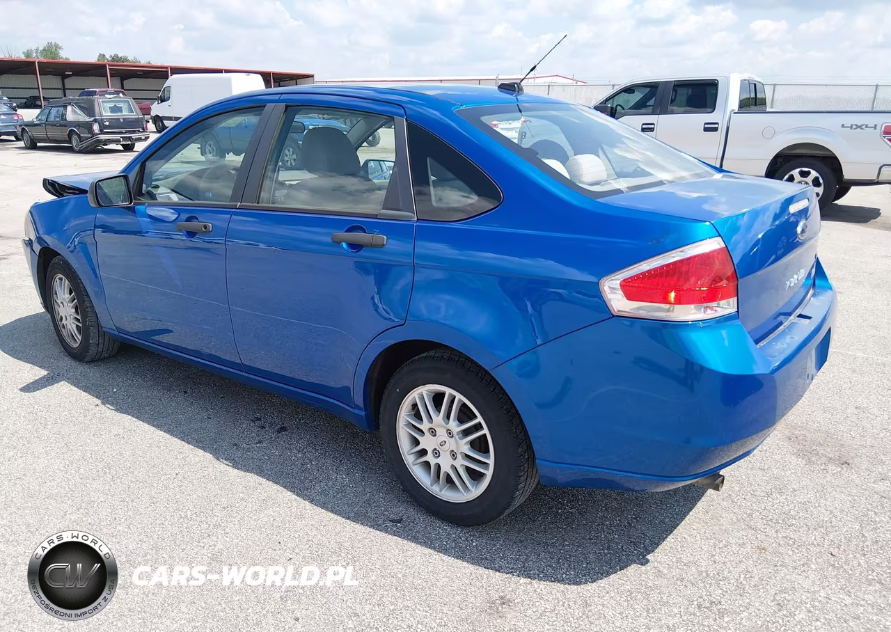 2010 Ford Focus Se VIN:1FAHP3FN2AW261847 - 3